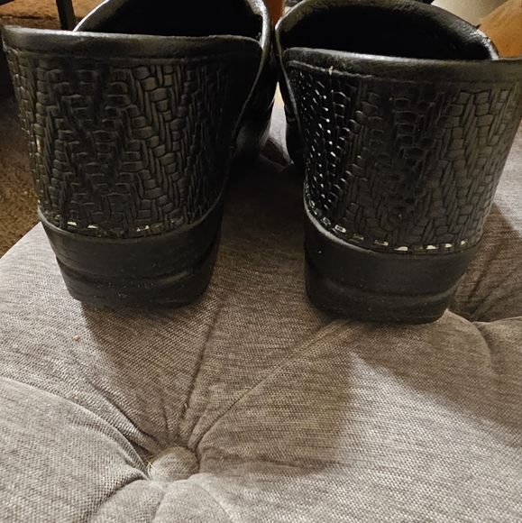 Clogs - Picture 3 of 4